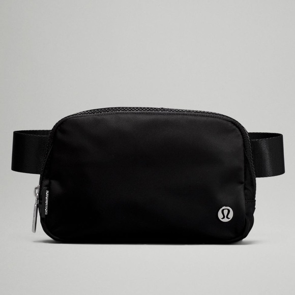 lululemon athletica Handbags - BNWT Lululemon Everywhere Belt Bag Black